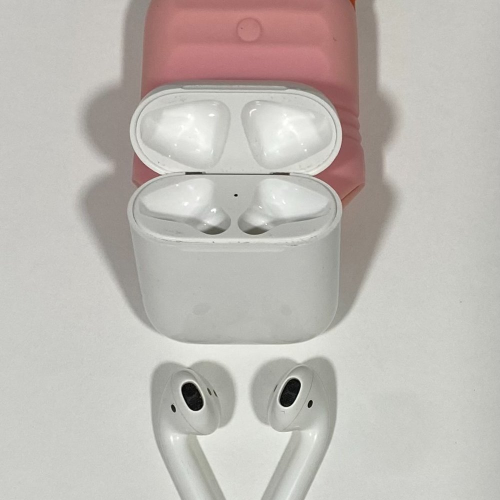 Apple AirPods Gen 2 (Model A2031)